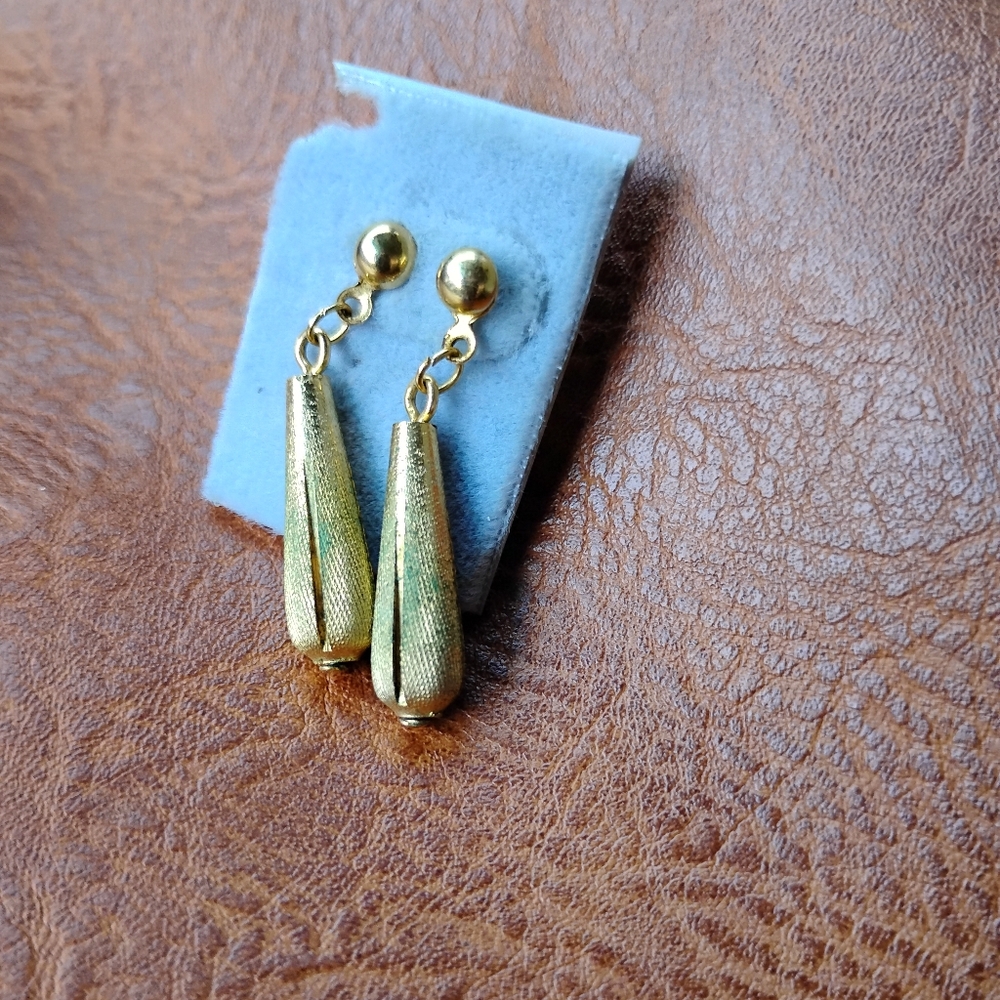 Elegant Gold Tone Drop Earrings Studs
